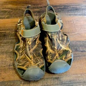 Camo Men’s Crocs Sandles 11m lightly worn